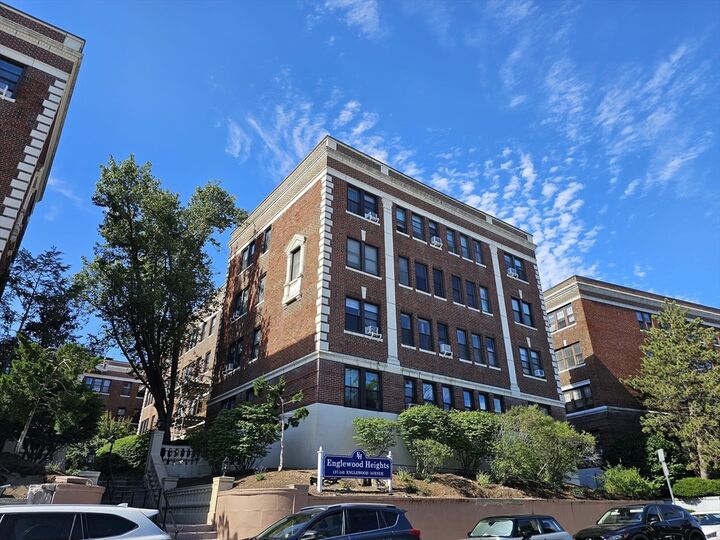 137 Englewood Ave 32  Boston MA 02135 photo