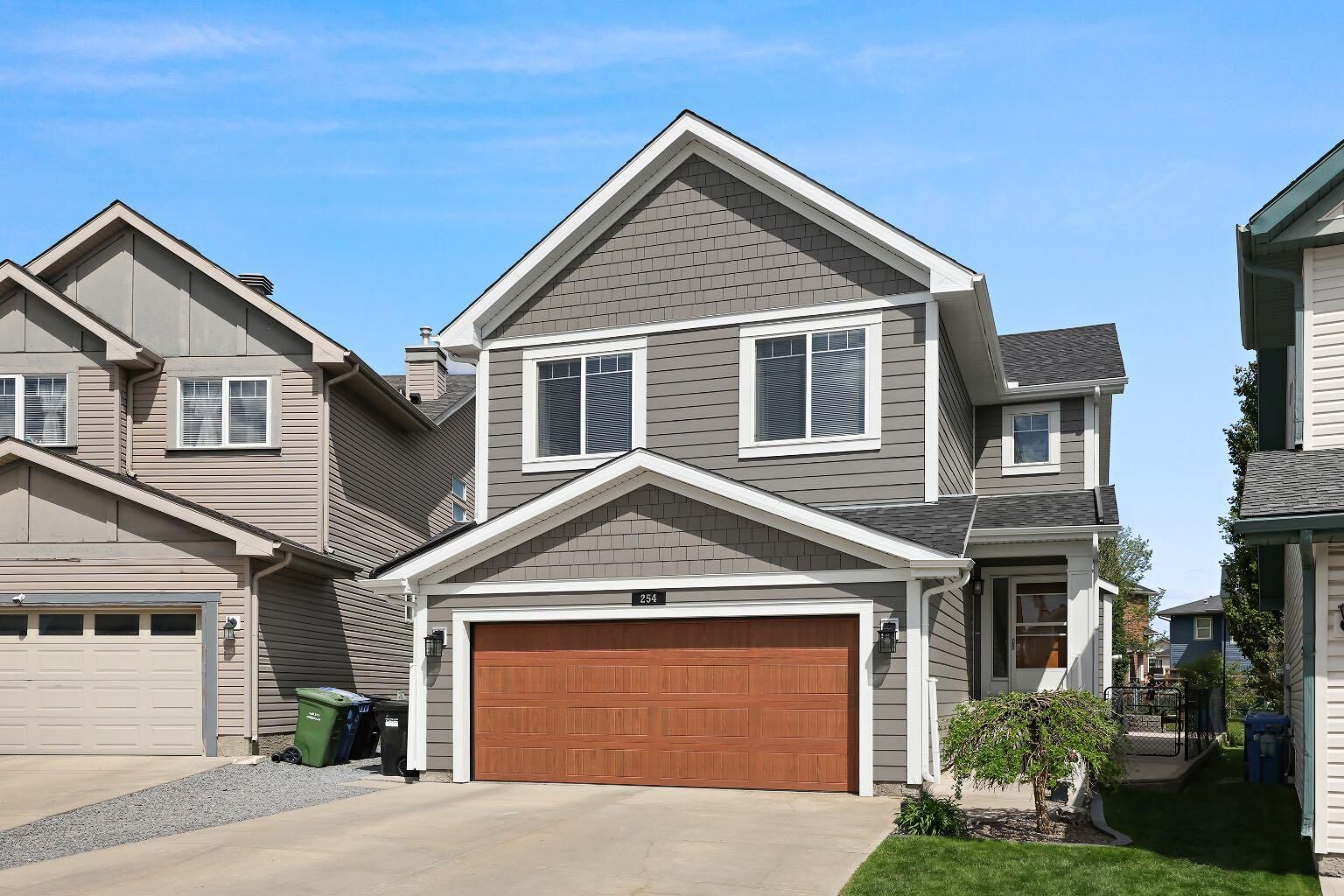 Property Photo:  254 Evanscreek Court NW  AB T3P 1H4 
