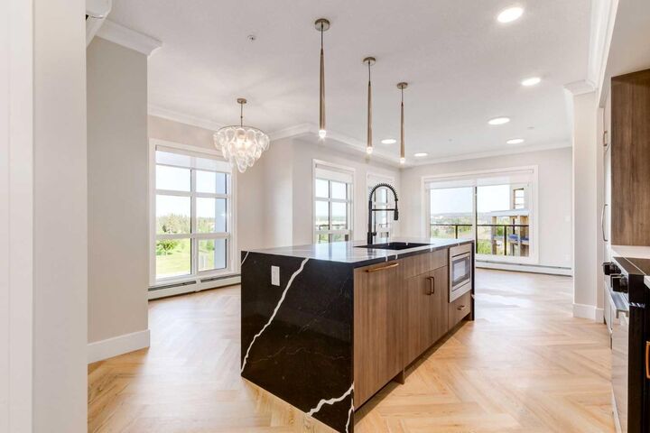 330 Dieppe Drive SW 302  Calgary AB T3E 2L4 photo