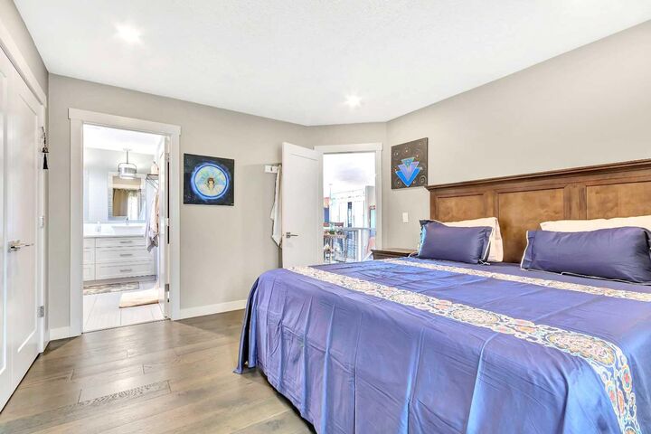 Property Photo: 760 West Chestermere AB T1X 1B5