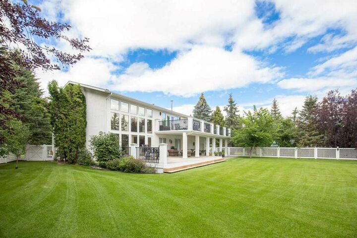 Property Photo: 15 Rustic Crescent AB T4S 1S5