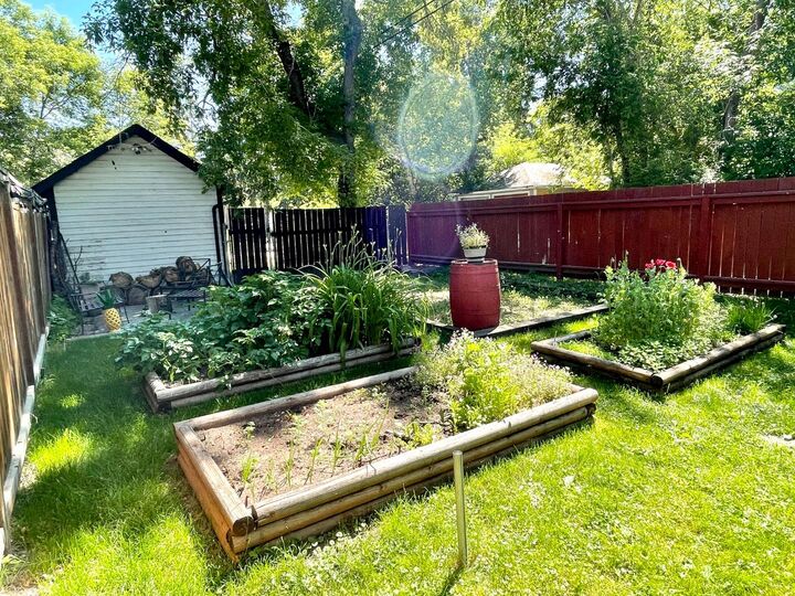 Property Photo:  5517 47A Avenue  AB T4N 3R4 