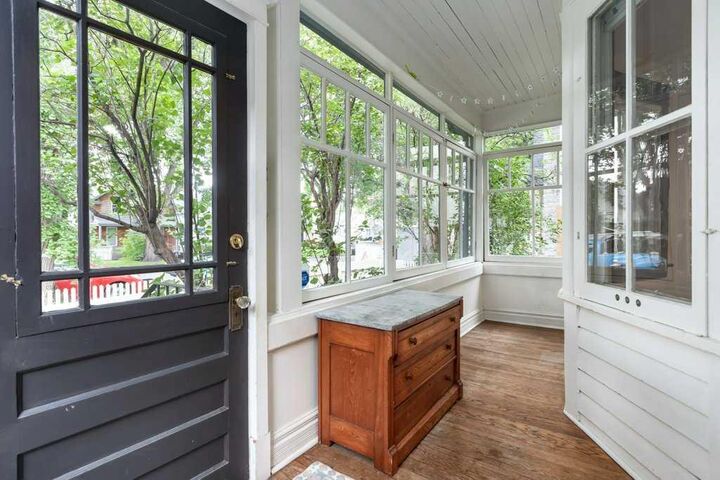 Property Photo:  515 8 Street NE  AB T2E 4H1 