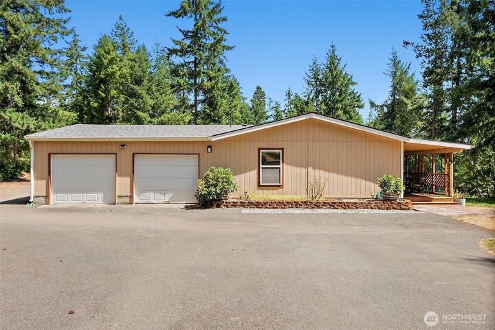 Property Photo: 15235 SW Golden Hawk Place WA 98637