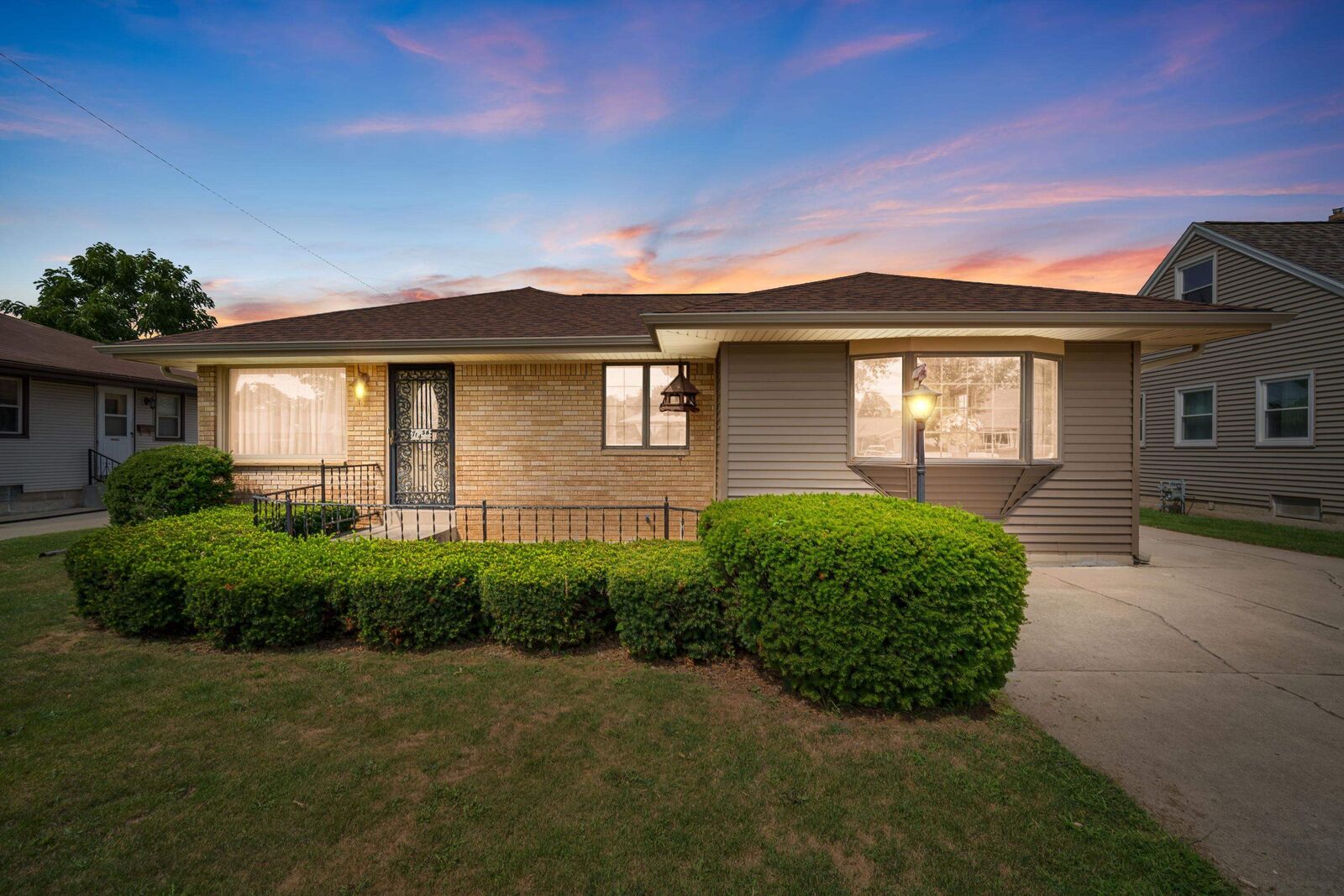 Property Photo:  714 Williams Avenue  WI 53172 