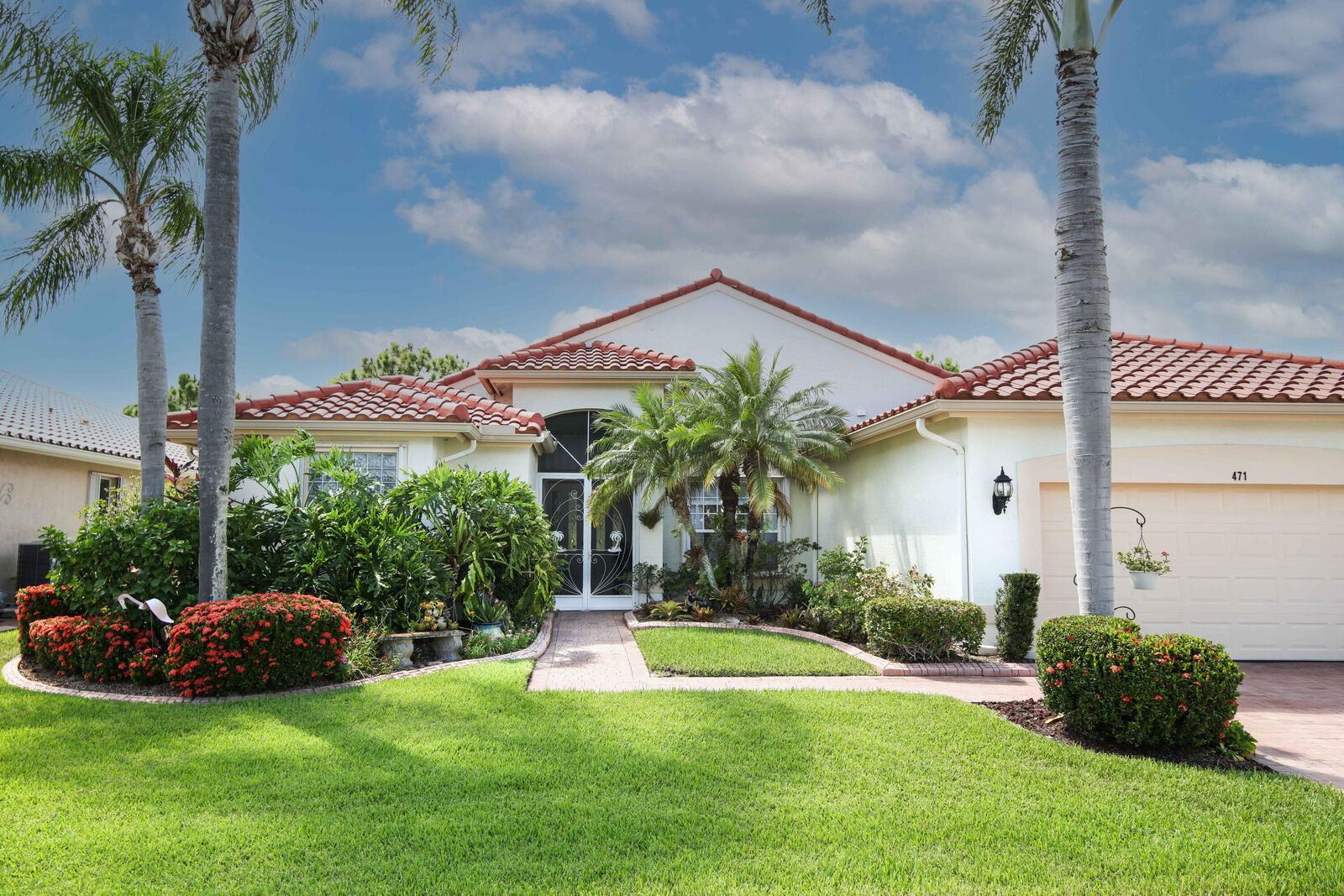 Property Photo:  471 NW Blue Lake Drive  FL 34986