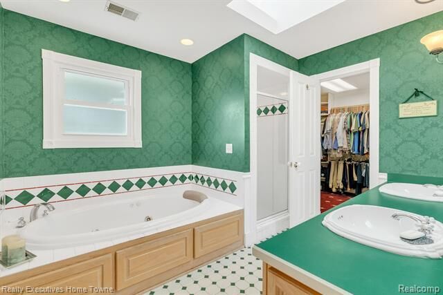 Property Photo:  1020 Holland Avenue  MI 48060 