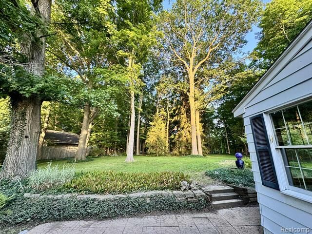 Property Photo: 24900 Westmoreland Drive MI 48336