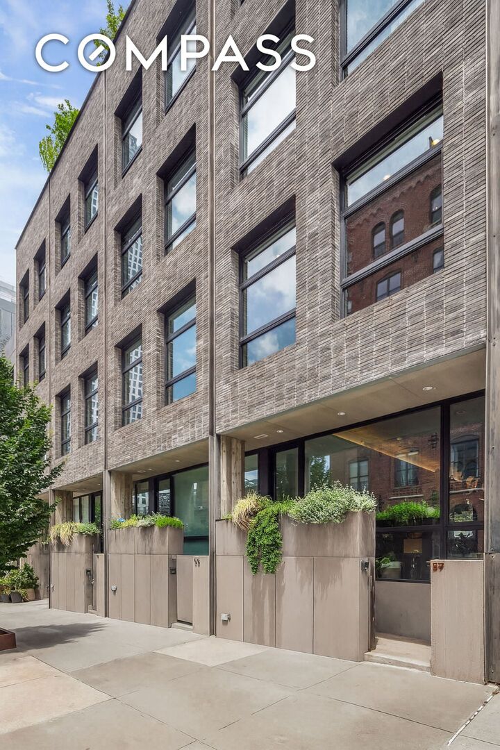 Property Photo:  3 Wythe Lane  NY 11249 