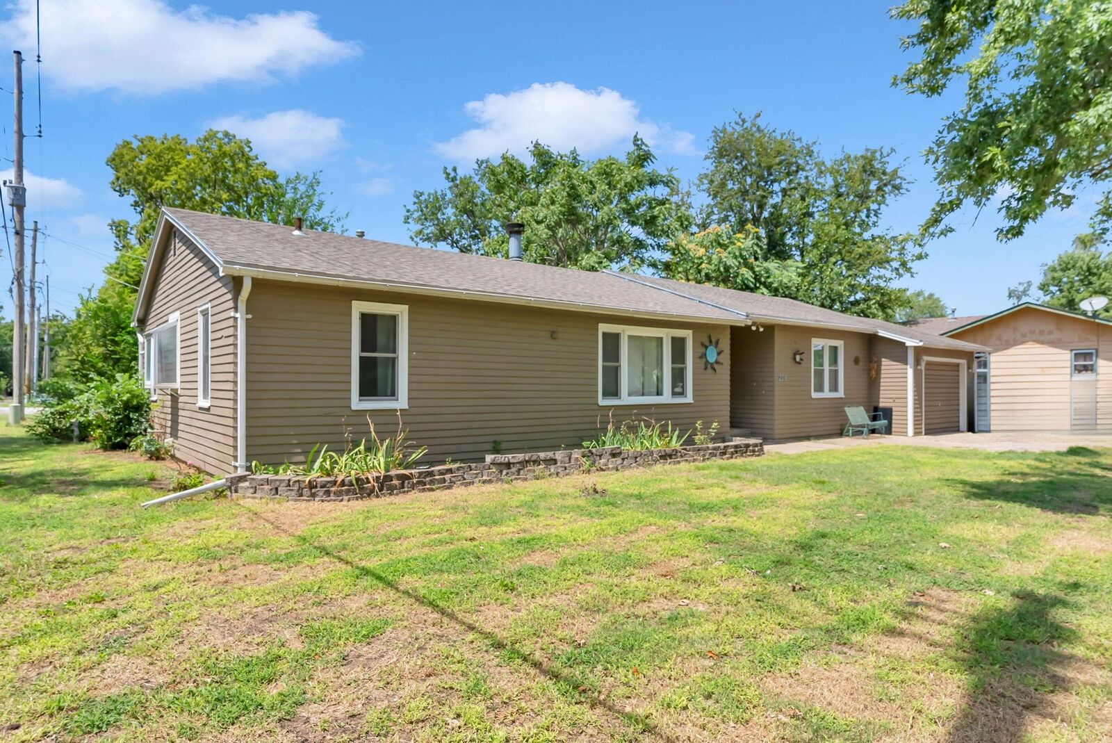 Property Photo: 209 S Plum St KS 67114
