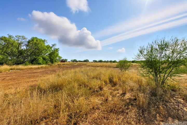 Property Photo: 723 County Road 106 TX 78114