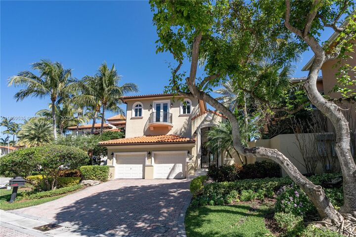 Property Photo: 13681 Deering Bay Dr FL 33158