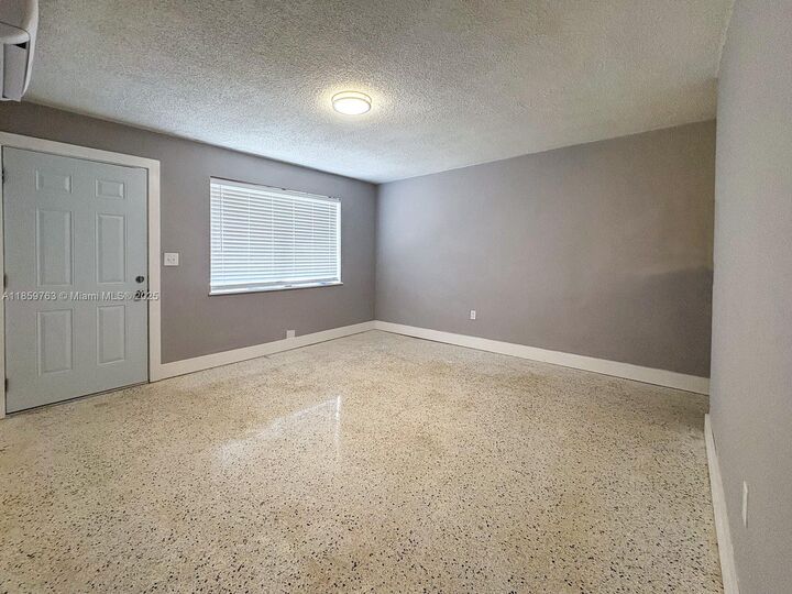 Property Photo:  1121 NW 11th St 1121  FL 33030 