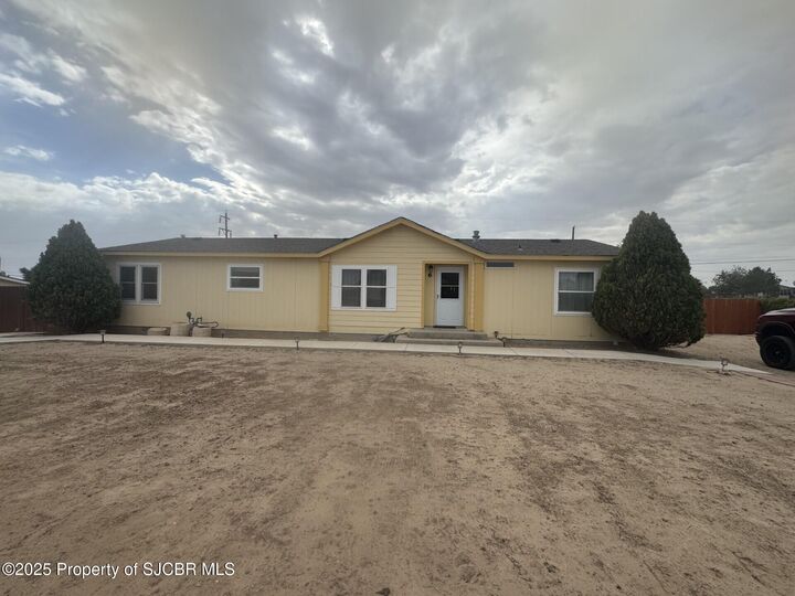 Property Photo:  6 Road 6191  NM 87417 