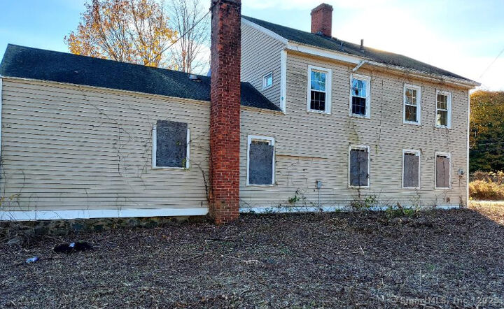 Property Photo:  376 Deercliff Road  CT 06001 