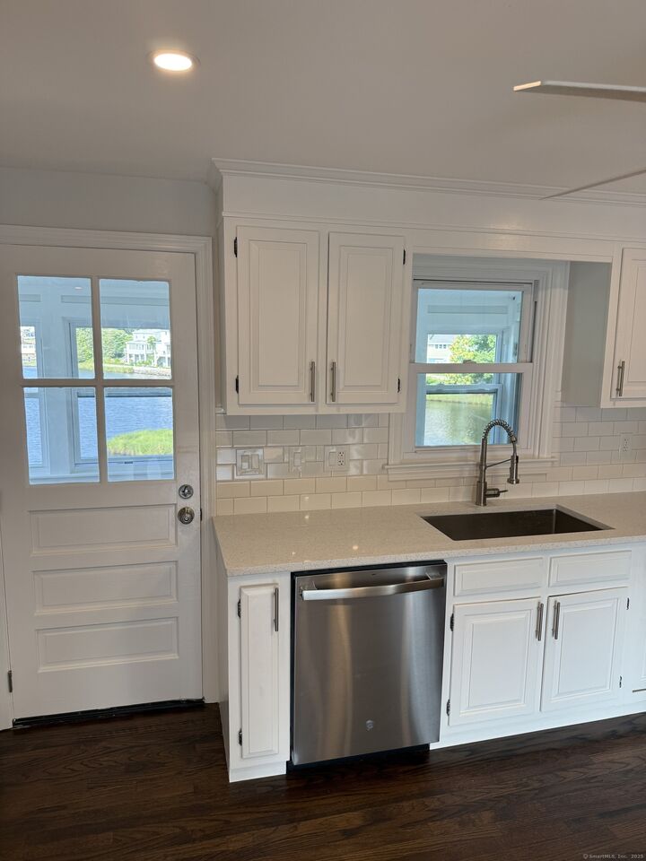 Property Photo: 11 1/2 Bethel Street Apt 2 CT 06855