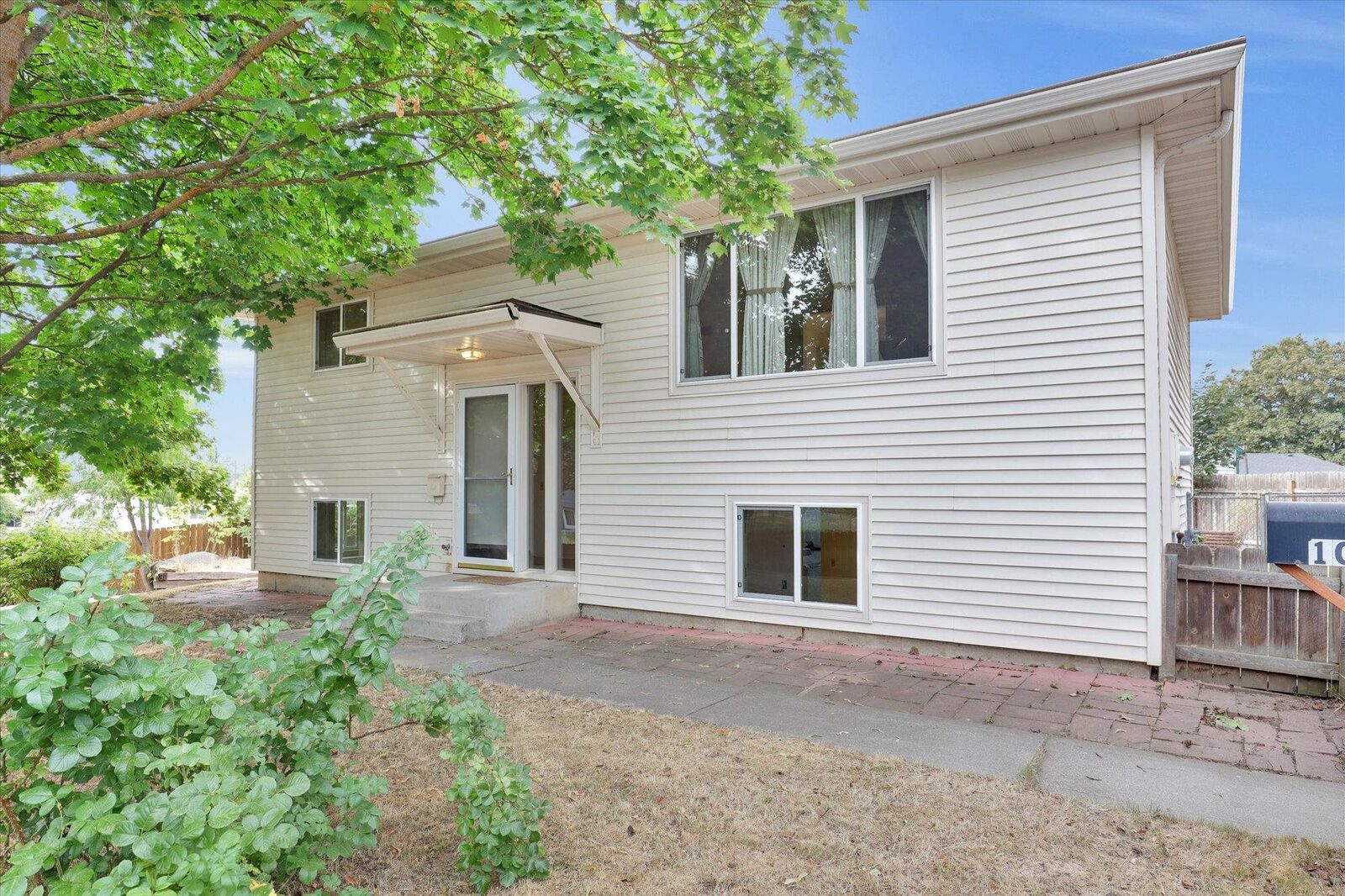 Property Photo: 108 Pineview Ct WA 99004