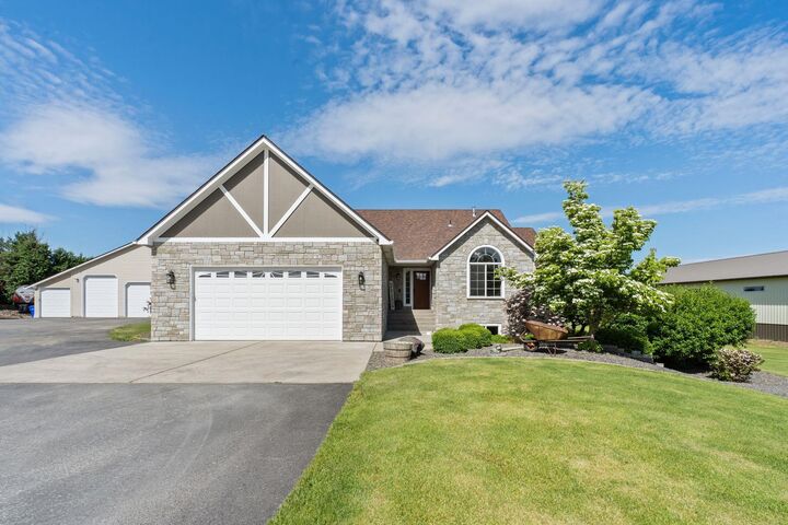 Property Photo: 5409 N Malvern Rd WA 99027