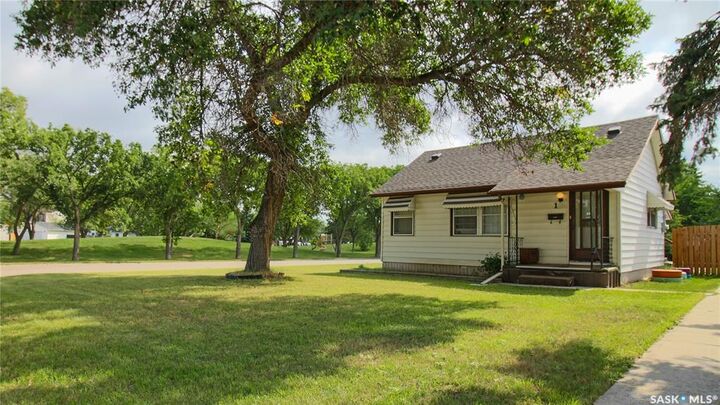 Property Photo:  1 Ingersoll Crescent  SK S4T 5Y8 