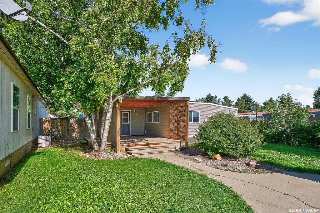 Property Photo: 95 Larch Street SK S0H 0S0