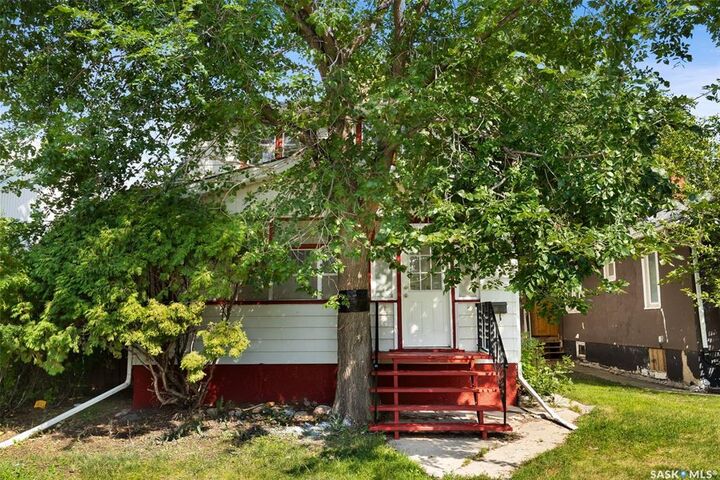 Photo de la propriété:  1357 Elphinstone Street  SK S4T 3M5 