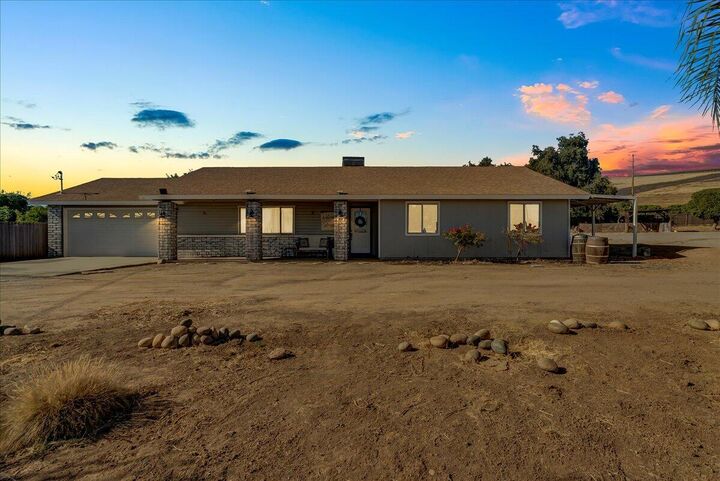 750 E Mulberry Avenue  Porterville CA 93257 photo