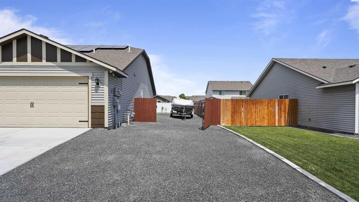 Property Photo: 4911 Santa Cruz Ln WA 99301