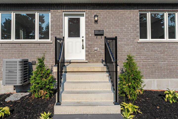 Property Photo:  29 Natal Avenue  ON M1N 3V3 