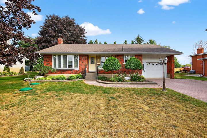 Property Photo: 8 Douglas Drive ON L9R 1J9