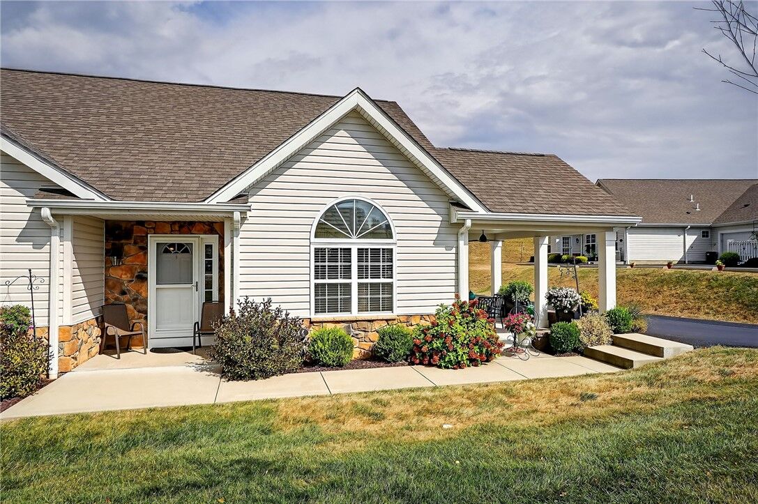 Property Photo: 334 Saddlebrook Rd PA 15044