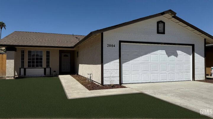 2004 Magdelena Avenue  Bakersfield CA 93307 photo