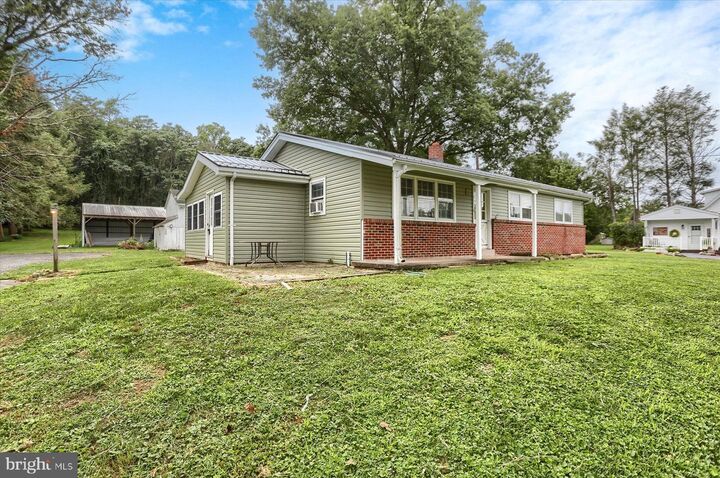 Property Photo: 2726 Susquehanna Trail PA 17074