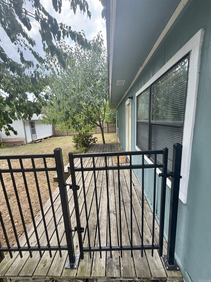 Property Photo:  811 B Street  AR 72126 