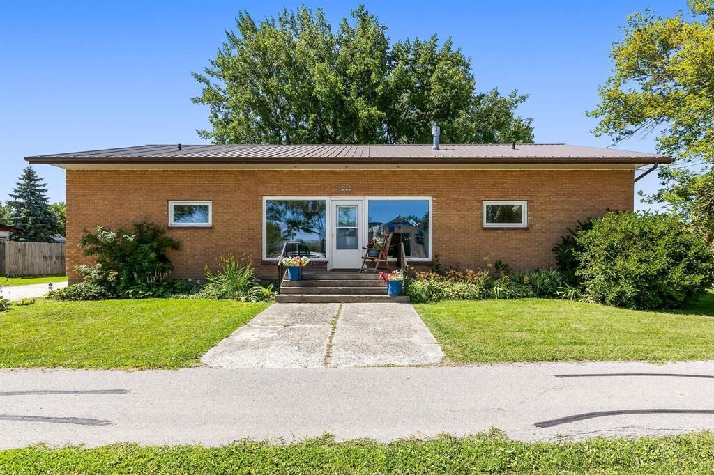 Property Photo:  210 Caron Street  MB R0G 2B0 