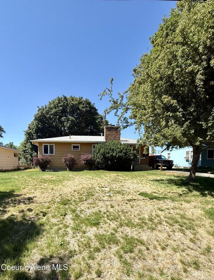 Property Photo:  1611 N 5th St  ID 83814 