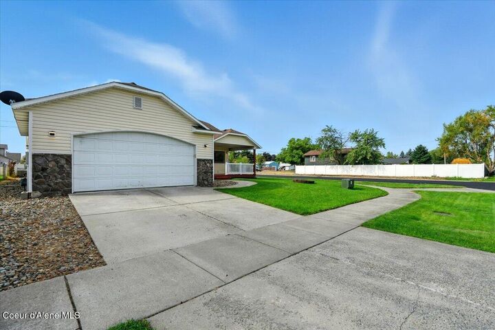 Property Photo:  2167 E Wagon Trl  ID 83854 