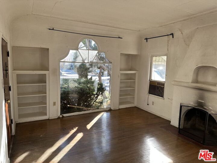 Property Photo: 3231 Garden Ave CA 90039