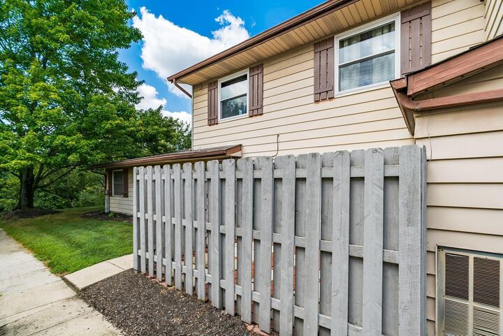Property Photo: 2485 Nassau Drive OH 43232