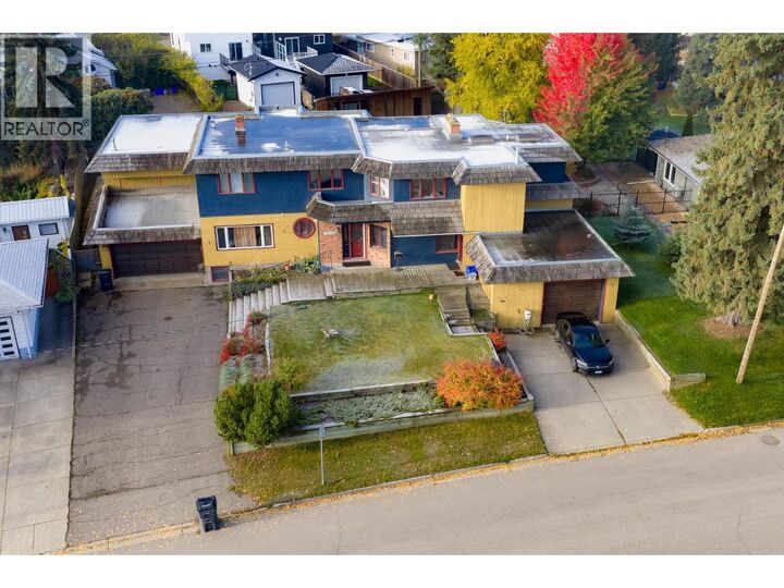 Property Photo: 2550 Laurier Crescent BC V2M 2B5