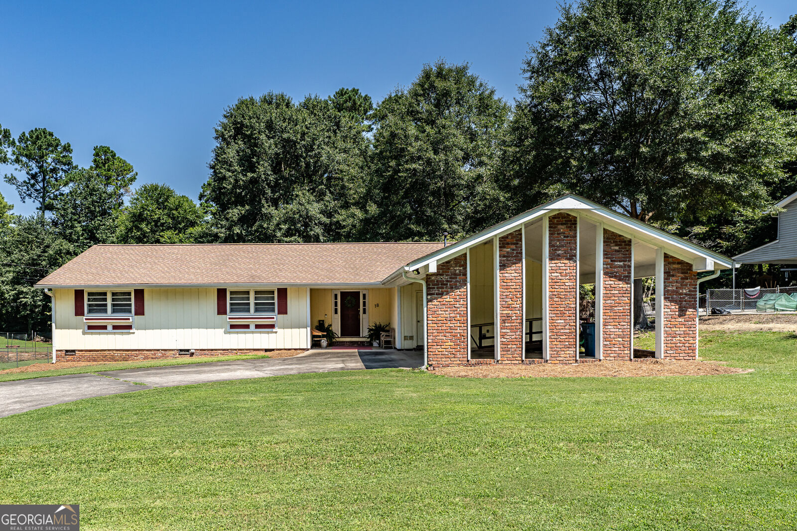 Property Photo: 18 Wellington Way SE GA 30161