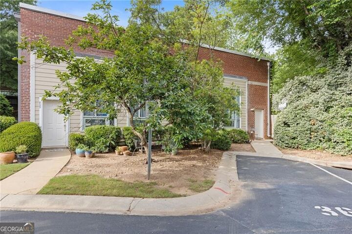 Property Photo:  807 Field Street SE  GA 30316 
