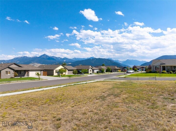 Property Photo: 903 Meriwether Dr East E MT 59047