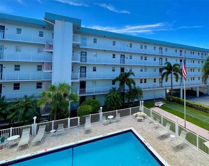 Property Photo:  4629 Poinciana St 318  FL 33308 