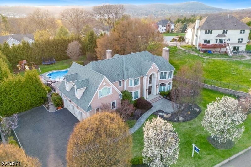 Property Photo:  5 Carla Ct  NJ 07508 