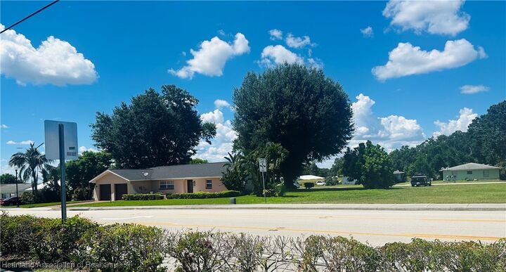 Property Photo: 201 Dal Hall Boulevard FL 33852