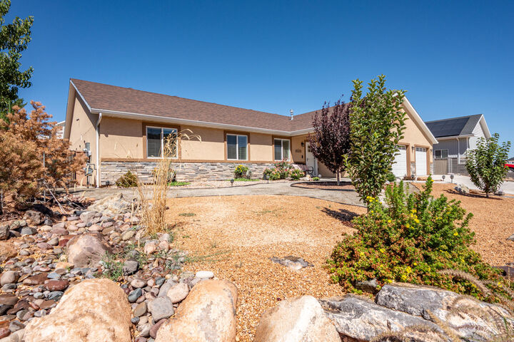 Property Photo:  46 S Glen Canyon Dr  UT 84720 