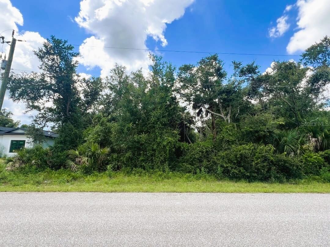 Property Photo: 331 Canora Drive FL 33954