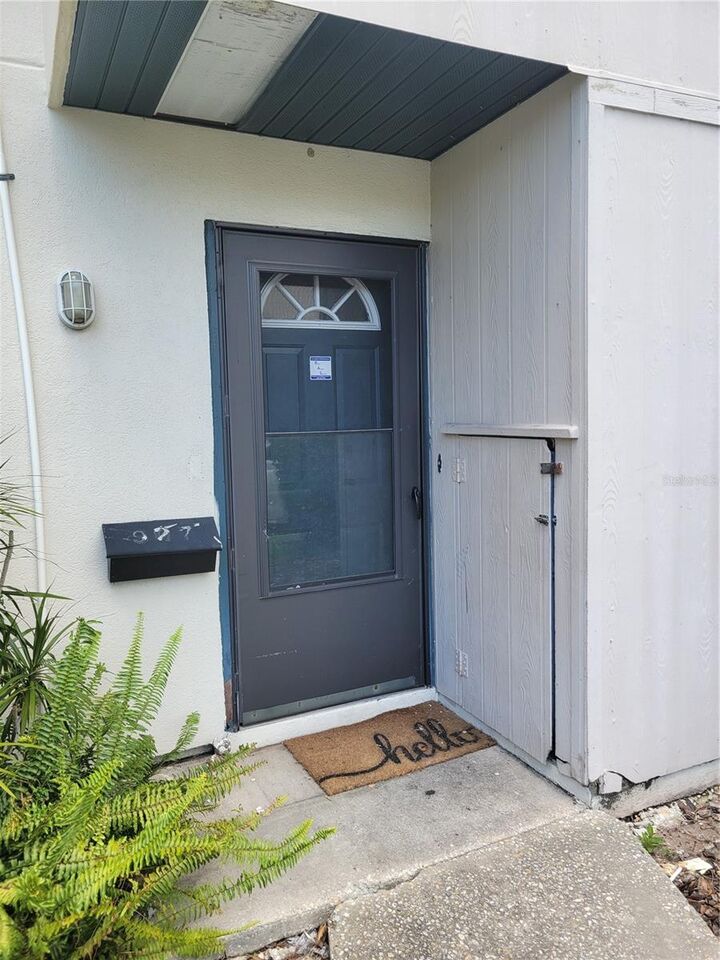 Property Photo: 927 Byron Lane 927 FL 34243