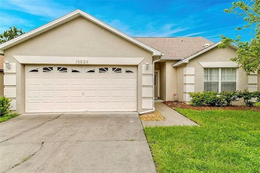 Property Photo:  10624 Creel Court  FL 32825 