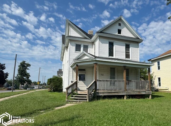 702 E Main Street  Marshalltown IA 50158 photo